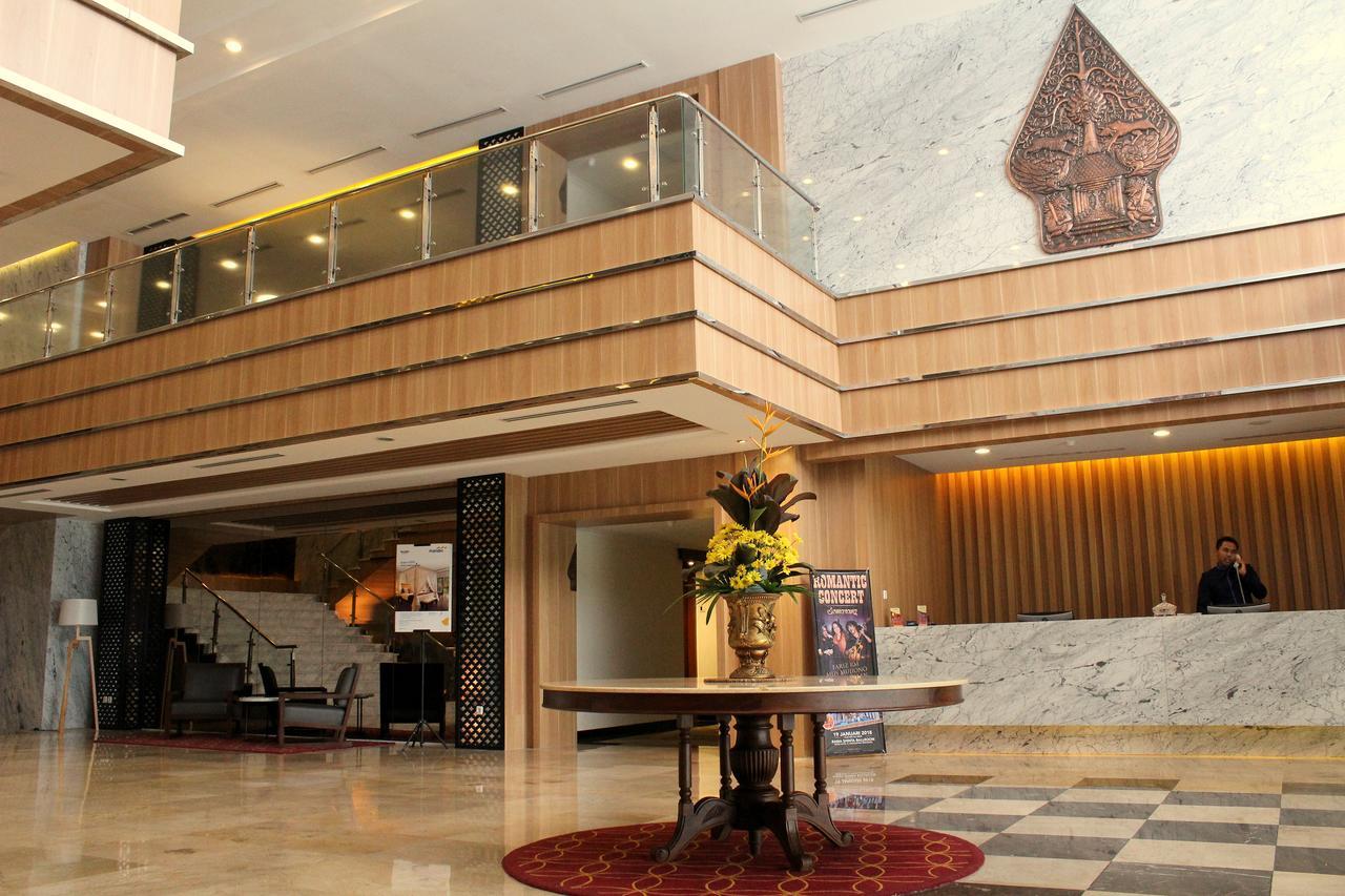 Patra Semarang Hotel & Convention Exterior foto